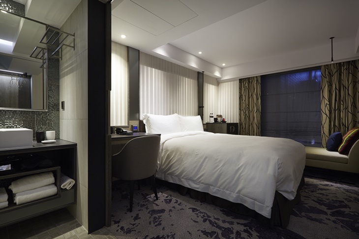 A.天雲西門-旅人房雙人住宿二晚或當日開二房 