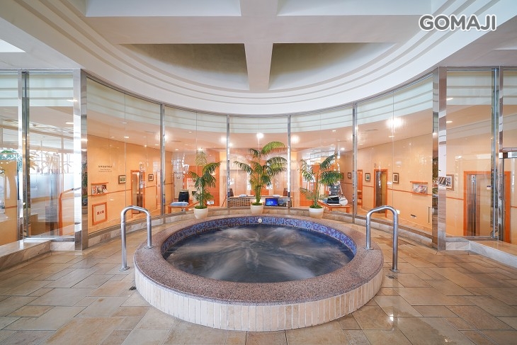 7F加勒碧海休閒中心（室內溫水泳池、健身房、三溫暖等設施）