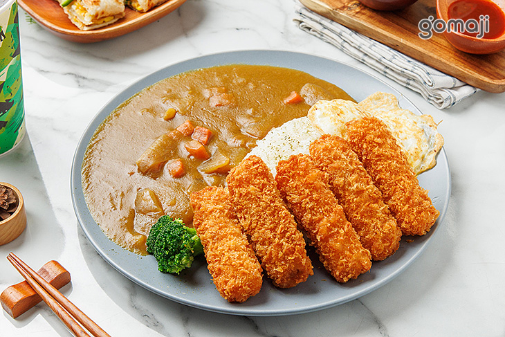 五條炸魚咖哩飯