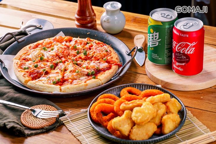 豪華海鮮+雞塊/洋蔥圈+可樂/雪碧