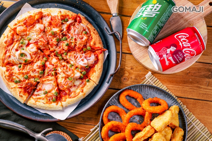 豪華海鮮+雞塊/洋蔥圈+可樂/雪碧