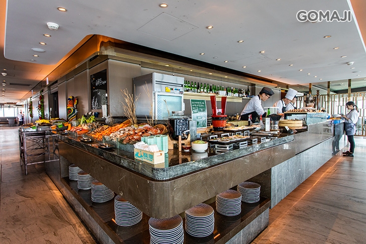 全國最高自助餐廳-50樓Café