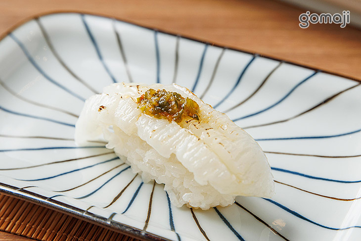 微辛辣比目魚緣側