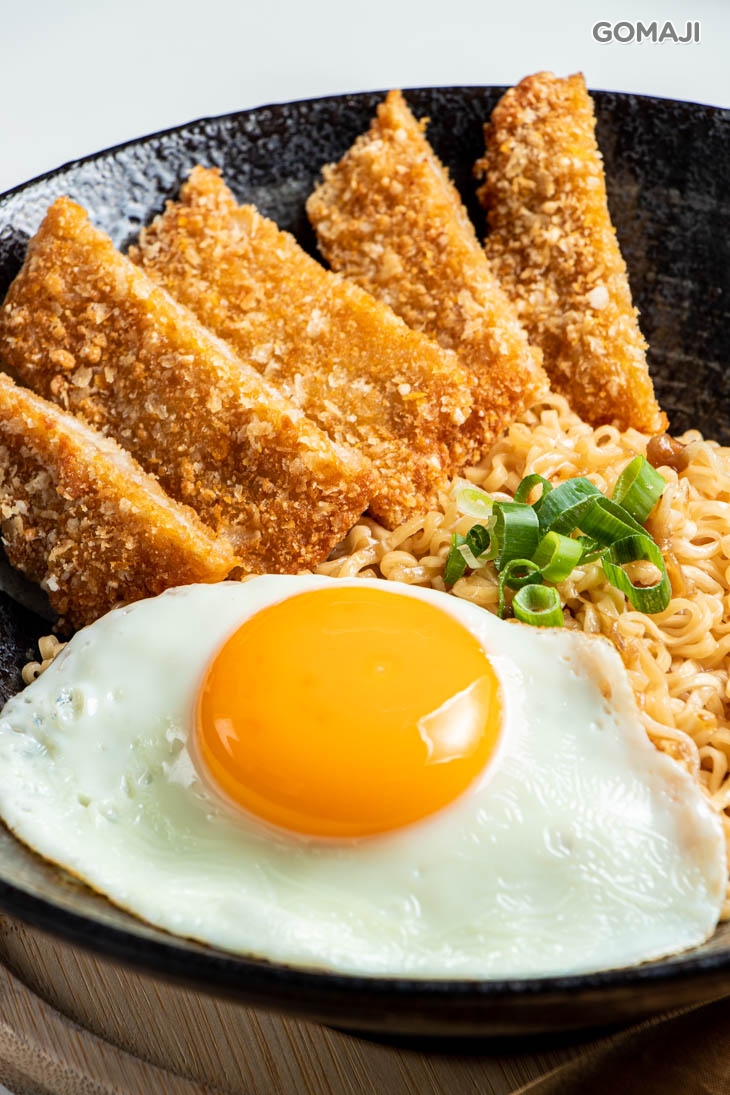 肉燥醬拌泡麵-豬排