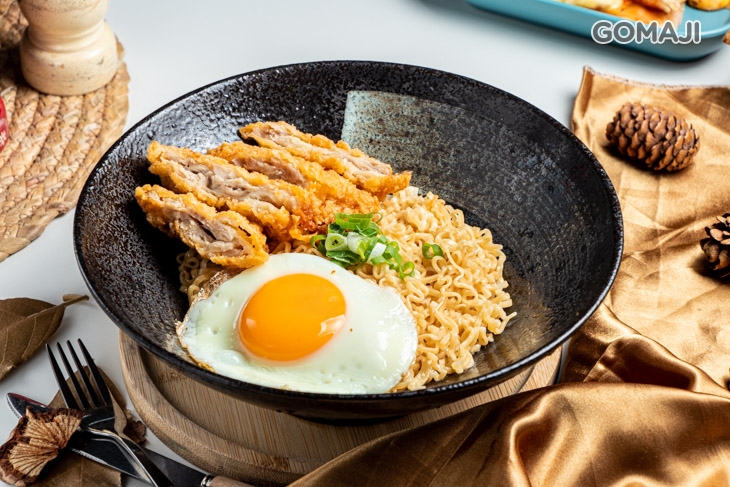 肉燥醬拌泡麵-辣味卡啦雞