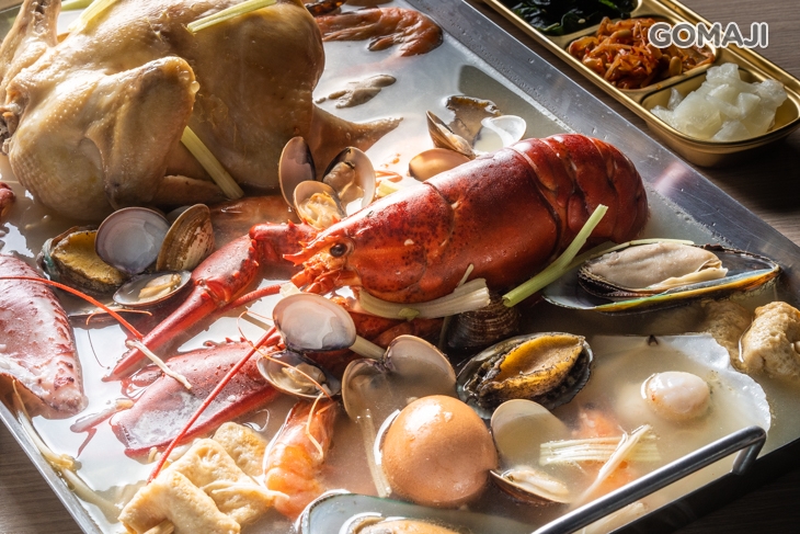 深海中的姑娘加龍蝦