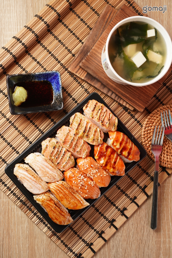 B.人氣招牌綜合炙燒鮭魚單人套餐