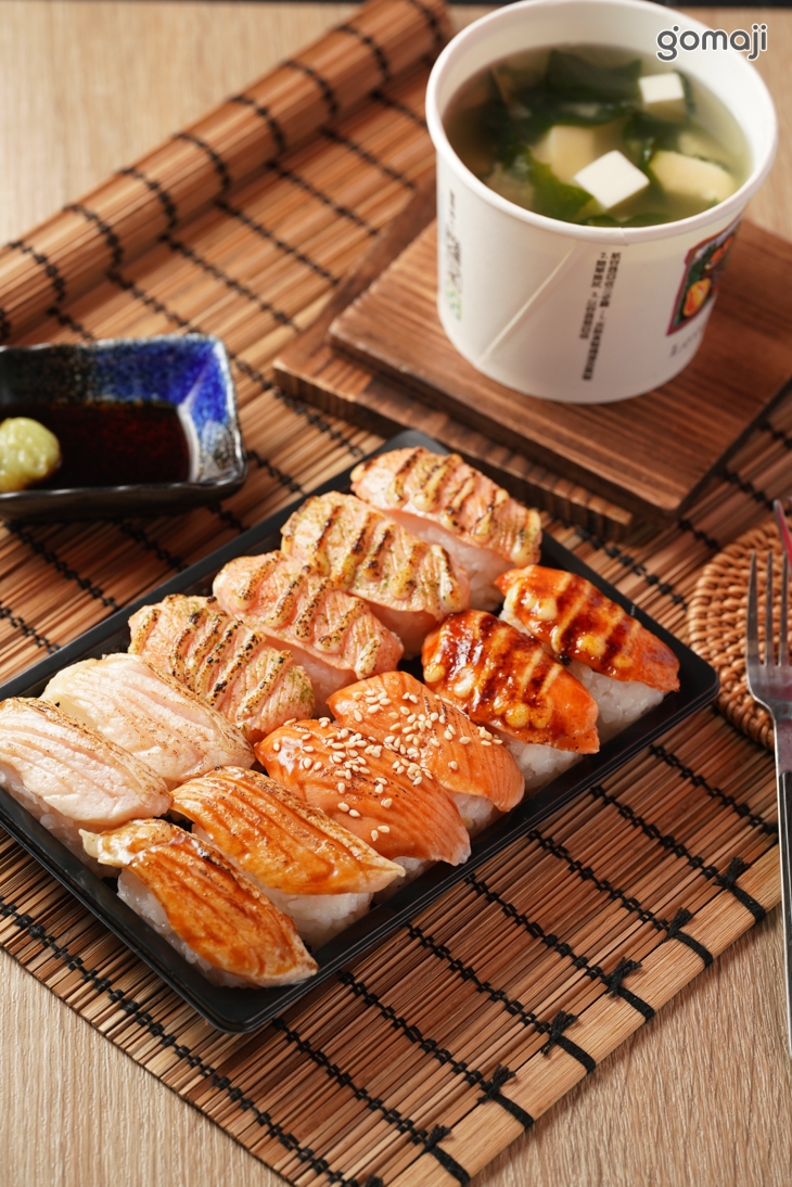 B.人氣招牌綜合炙燒鮭魚單人套餐