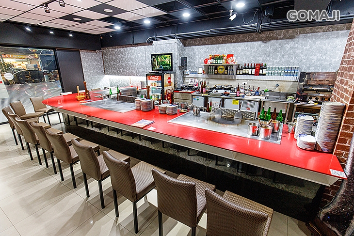 W複合式餐飲火鍋燒烤鐵板燒簡餐果汁