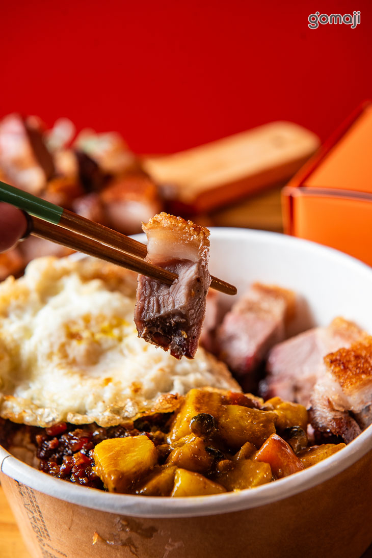 脆皮烤豬滷肉便當