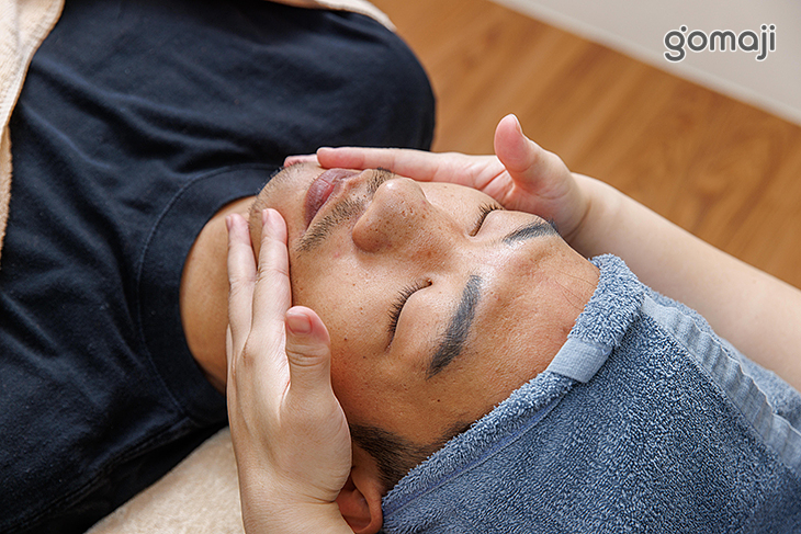 全臉乳液舒緩提拉輪廓線 + 眼周舒痠降壓 + 臉部循環放鬆咬合肌群