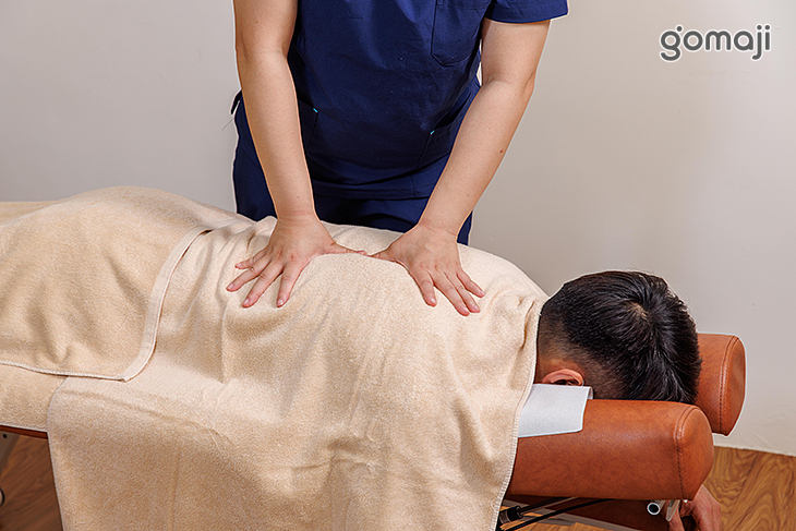 上半身深層重點指壓舒緩肩頸不適