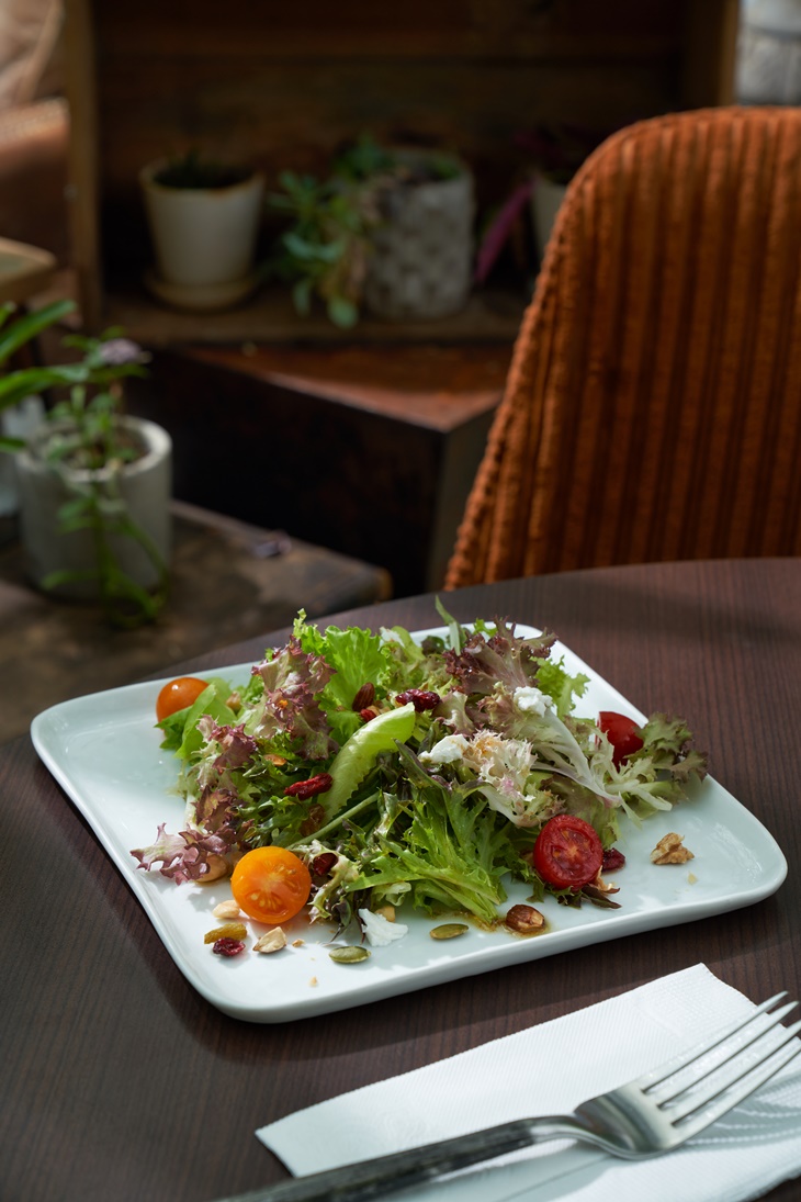 山羊乾酪風乾火腿堅果沙拉