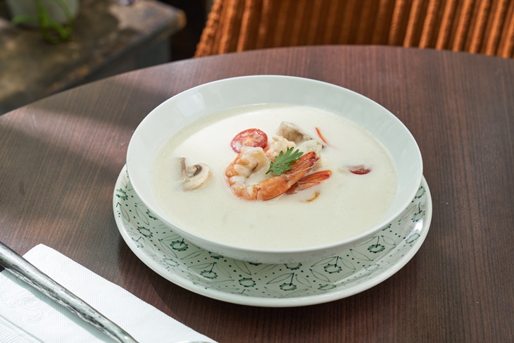 檸檬椰香鮮蝦雞肉湯