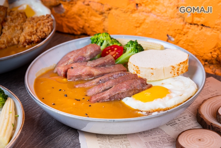 牛小排咖喱飯
