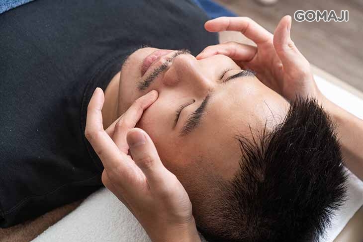 保濕乳液面部舒壓按摩