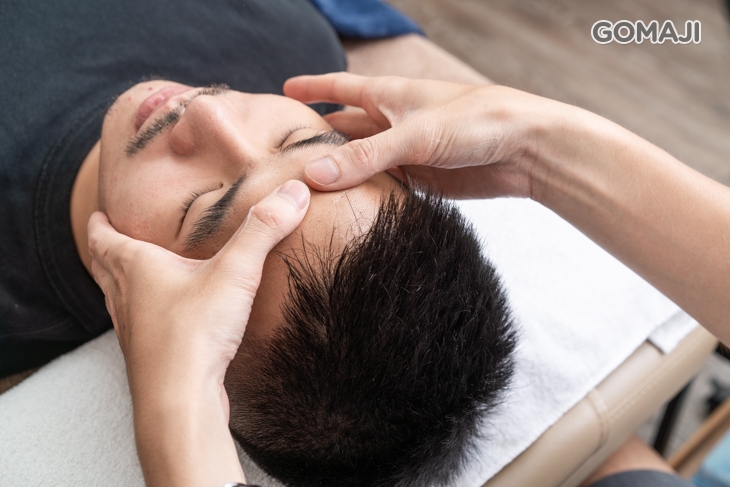 保濕乳液面部舒壓按摩