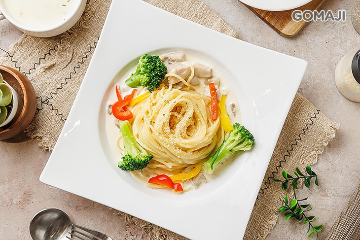 奶油雞肉麵