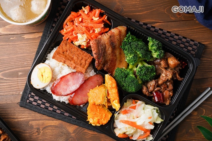 爌肉雞丁雙拼飯