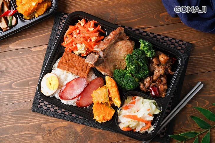 排骨雞丁雙拼飯