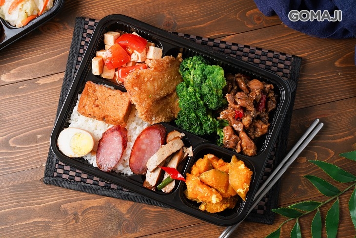 鱈魚雞丁雙拼飯