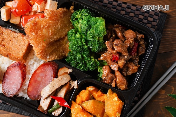 鱈魚雞丁雙拼飯