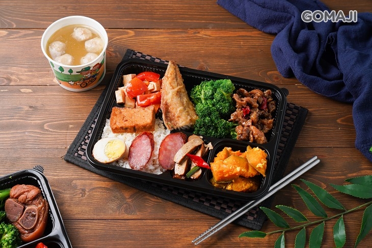 鯖魚雞丁雙拼飯