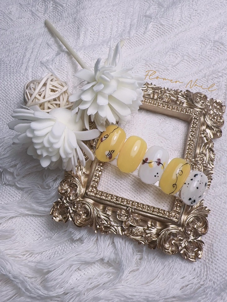 手部花式造型凝膠美甲