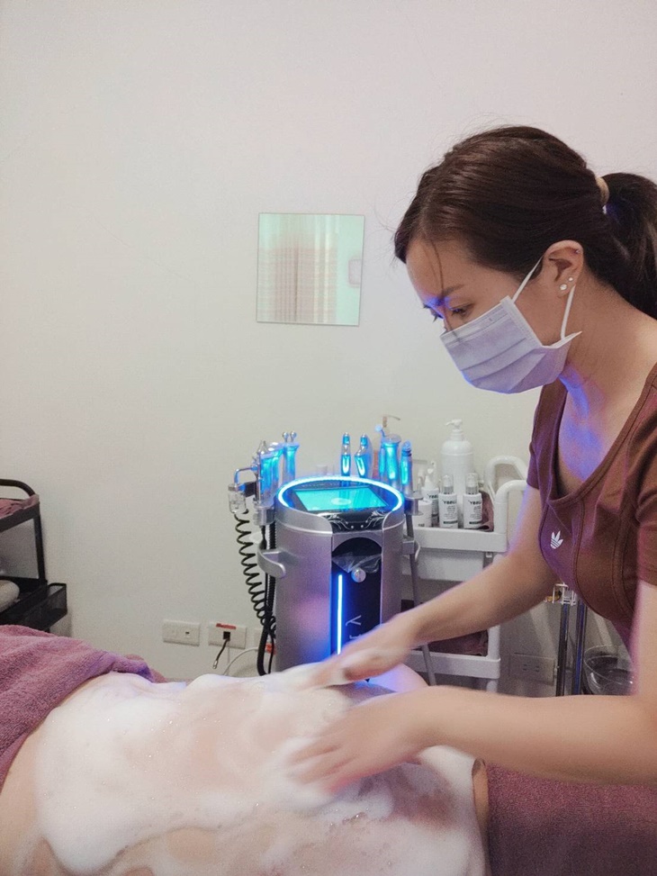 上半背部泡泡洗背清潔