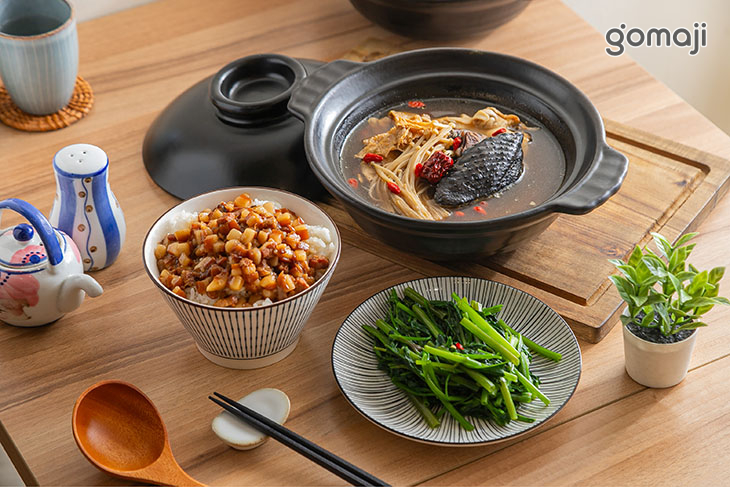 藥膳肉骨茶烏骨雞