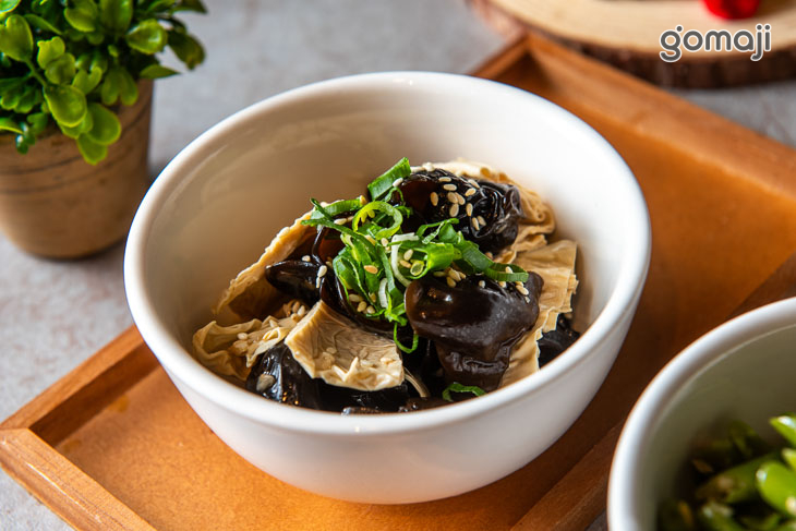 小菜：麻香川耳腐竹／涼拌四季豆