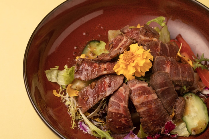 生牛肉和風沙拉