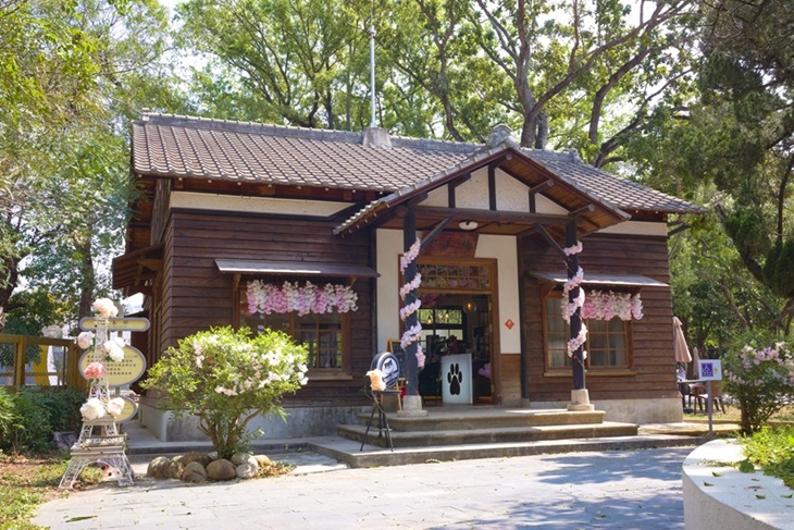 另有小型遊具設施、咖啡廳、馬戲團表演、主題日文創市集，趣味十足的多元活動，帶給大家煥發新生的后里馬場。