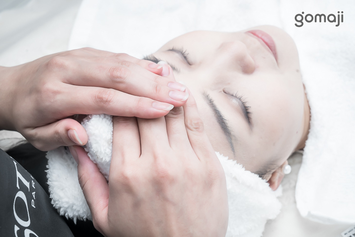 臉部獨門手技按摩