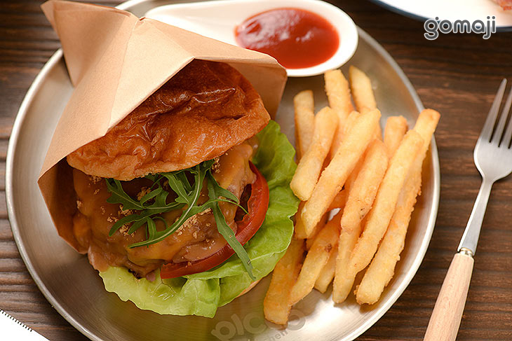 新竹有個麵茶花生牛肉飽堡