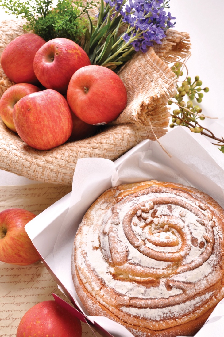 酒店烘焙坊明星商品火山岩蘋果麵包一顆