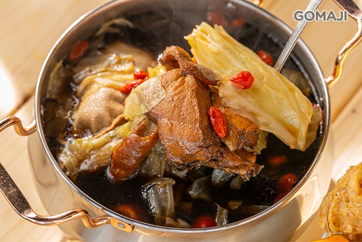 中藥膳養生雞湯鍋