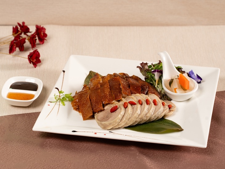 鴻運乳豬大拼盤