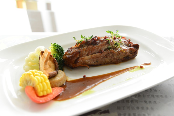 小牛里肌佐艾爾森紅酒醬