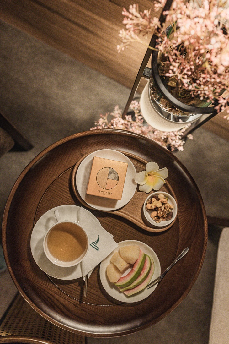 精緻茶飲 + 暖心甜品 + 新鮮水果