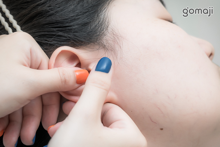 耳周釋壓點位按摩 + 外耳廓保養