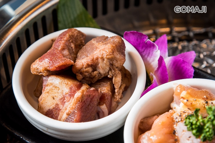椒鹽白晶腸、炙燒雞腿肉、麻辣口水牛