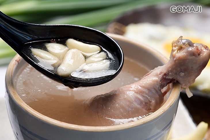 蒜頭雞湯