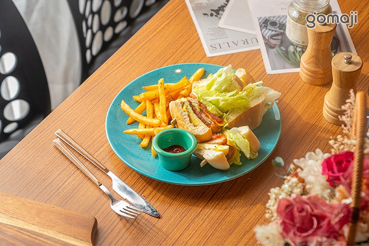 花枝排帕尼尼三明治