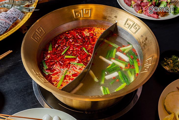 鴛鴦鍋/牛油麻辣湯&酸蘿蔔老鴨