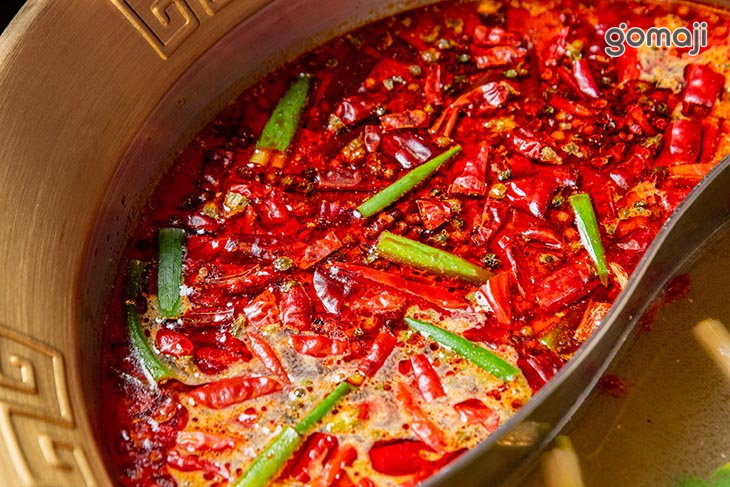 鴛鴦鍋/牛油麻辣湯&酸蘿蔔老鴨