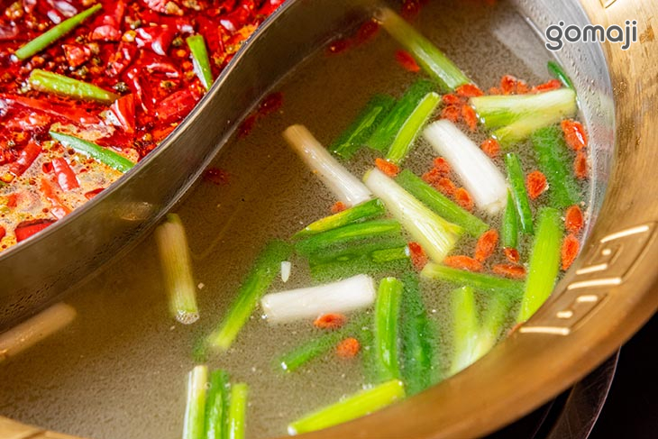 鴛鴦鍋/牛油麻辣湯&酸蘿蔔老鴨