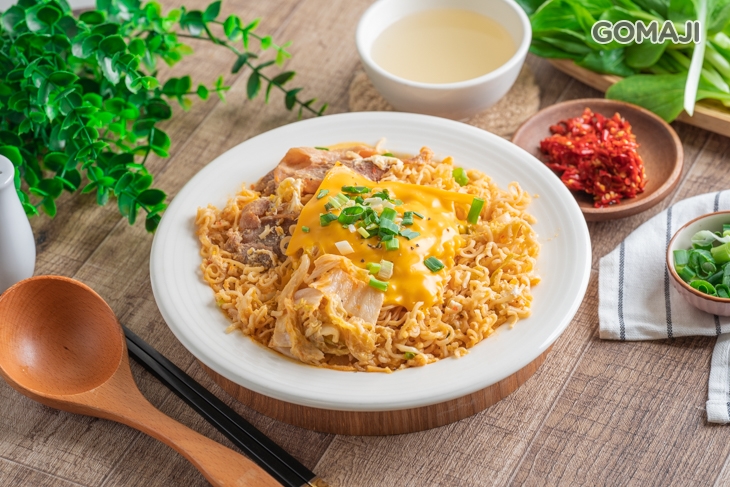 黃金豬炒泡麵+起司