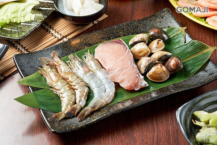 草蝦+懶人白蝦+傘旗魚排+蛤蠣 