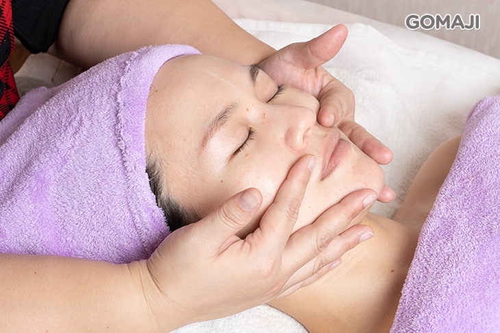 臉部拉提舒痠按摩 